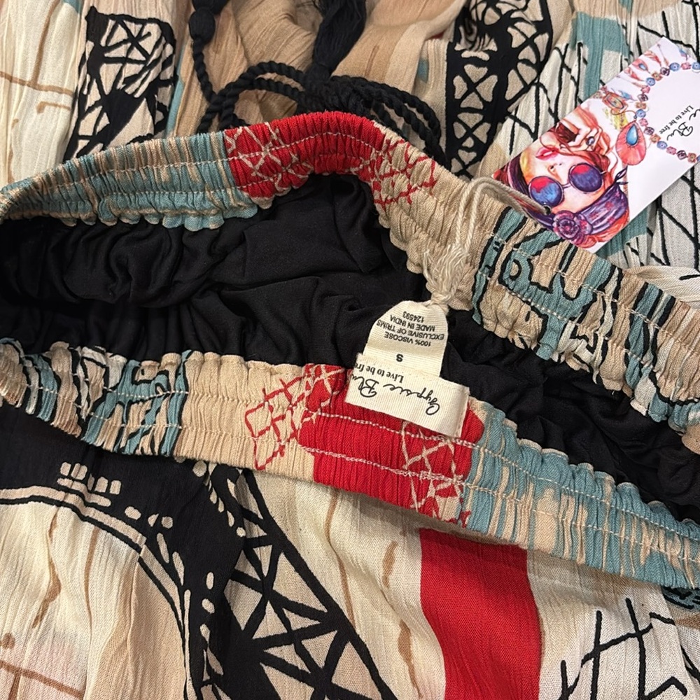 Brand🆕🥰😍🥰 GYPSIE BLU Parisian Print Beige Maxi Skirt - Picture 10 of 13
